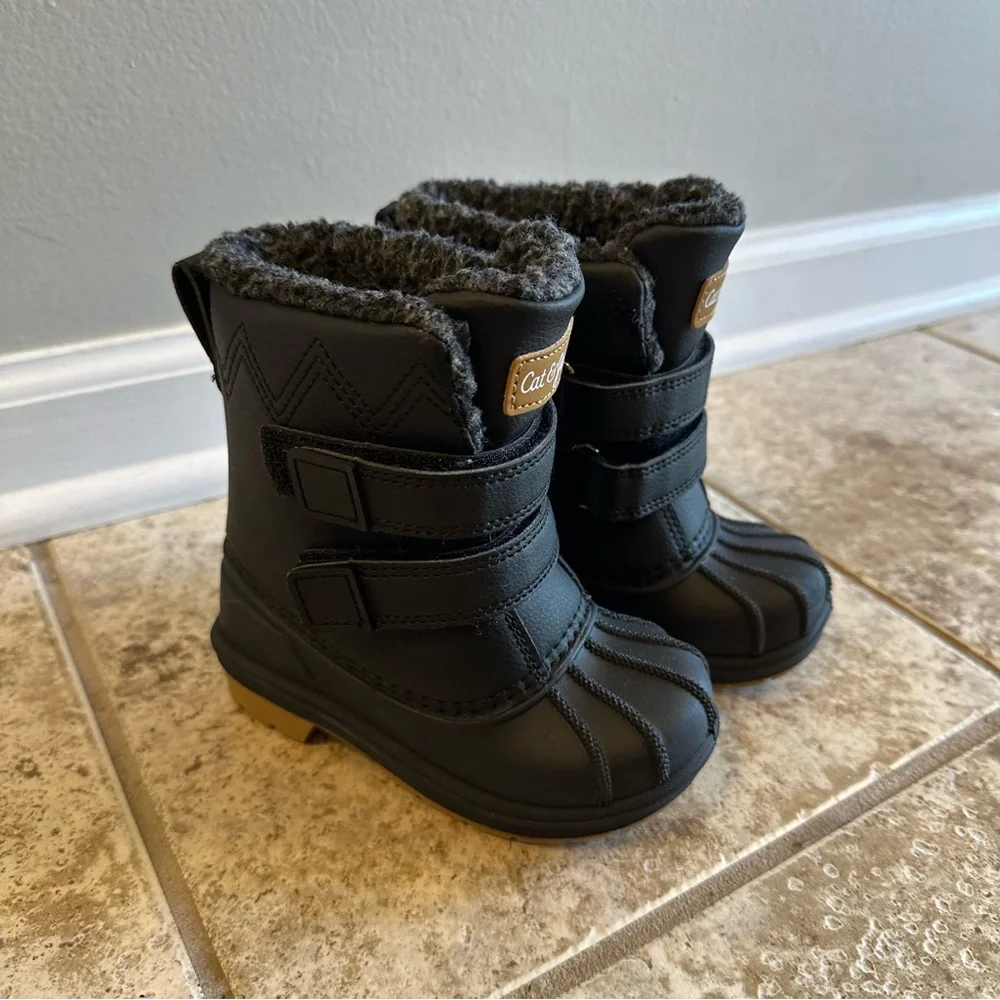 Cat & Jack Kids Snow Boots - Size 7